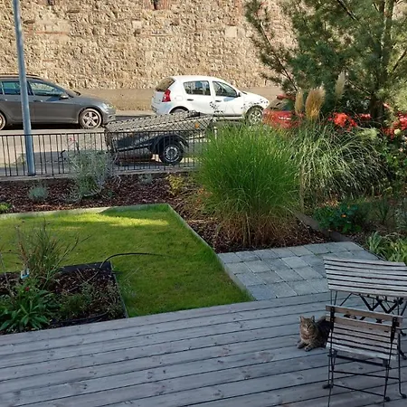 Appartement Lagarde Mit Garten *
