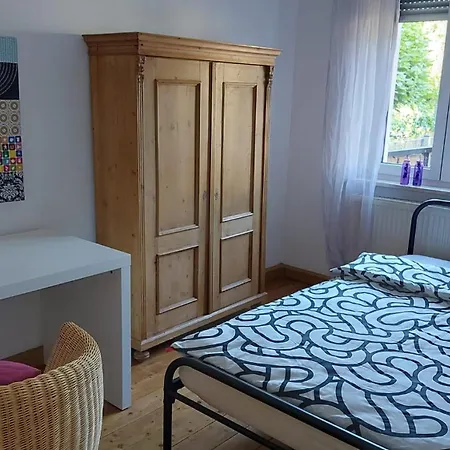 Appartement Lagarde Mit Garten